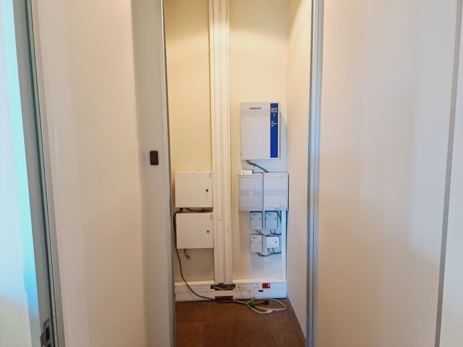 To Let commercial Property for Rent in Rosenpark Western Cape